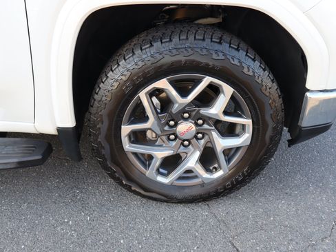 Used 2024 GMC Sierra 1500 SLT w/ SLT Premium Plus Package AWD/4WD image 39