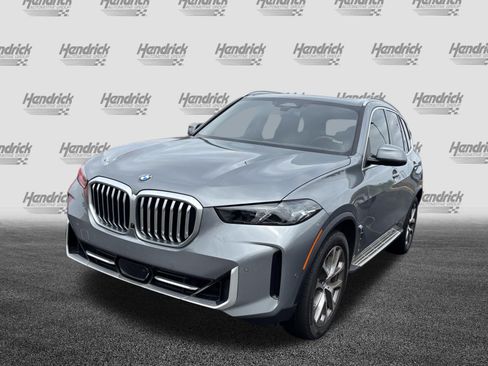 Used 2024 BMW X5 xDrive40i w/ Parking Assistance Package AWD/4WD image 6
