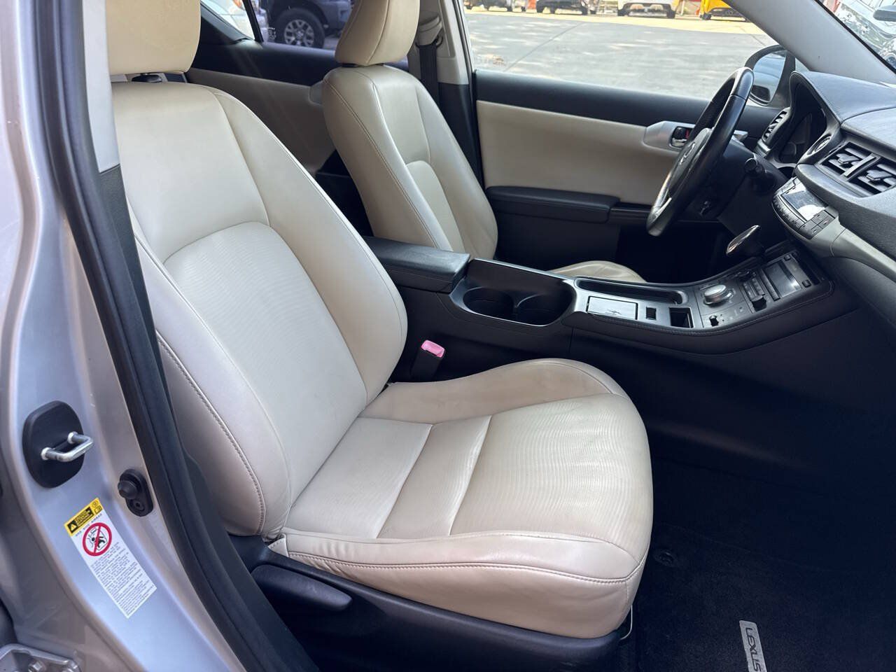 Used 2011 Lexus CT 200h Premium FWD image 17