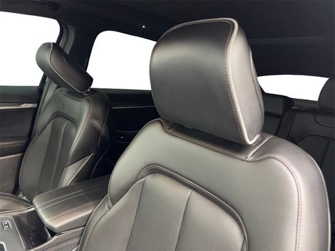 Used 2025 Jeep Wagoneer S Limited image 30