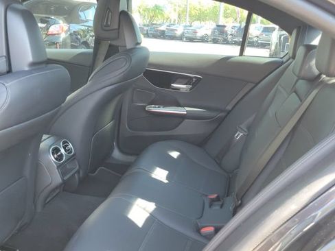 Used 2023 Mercedes-Benz C 300 Sedan image 10