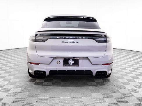 Used 2020 Porsche Cayenne Turbo image 10