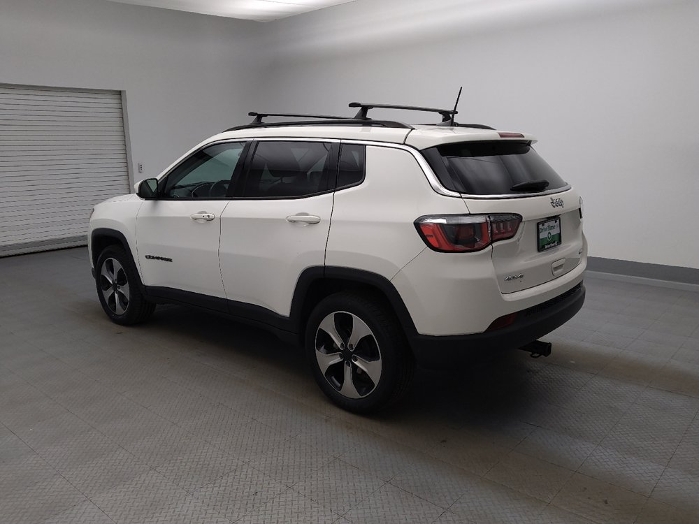 Used 2018 Jeep Compass Latitude w/ Popular Equipment Group AWD/4WD image 3