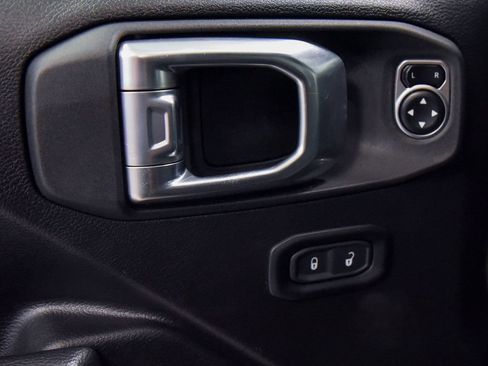 Used 2024 Jeep Wrangler Unlimited AWD/4WD image 17