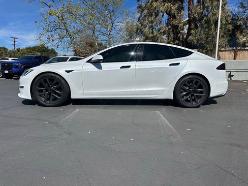 Used 2022 Tesla Model S image 2