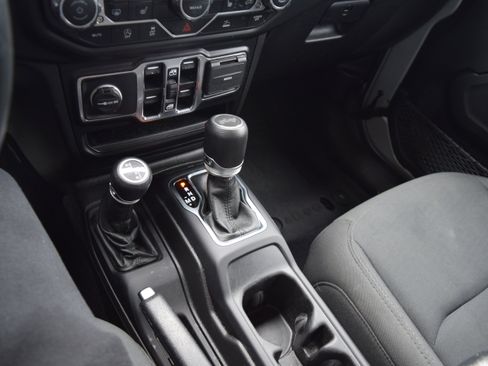 Used 2022 Jeep Wrangler Unlimited Sport image 11