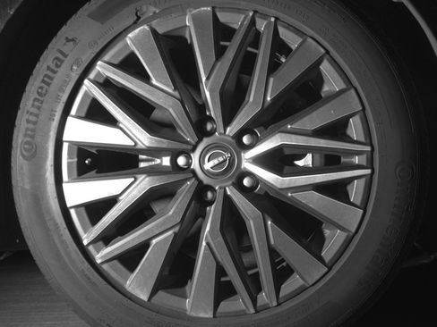 Used 2025 Nissan Altima 2.5 SV image 13