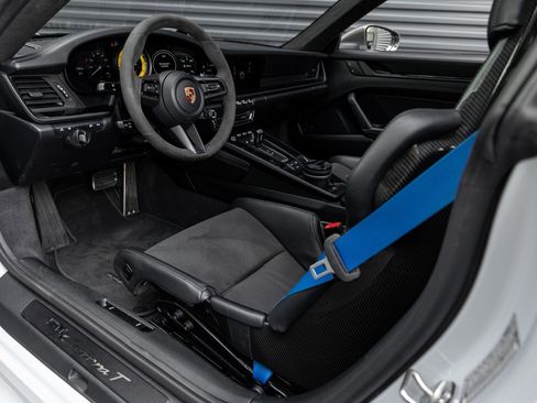 Certified 2024 Porsche 911 Carrera T image 4