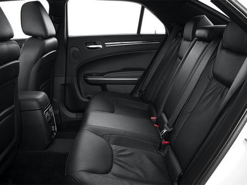 Used 2014 Chrysler 300 C image 19