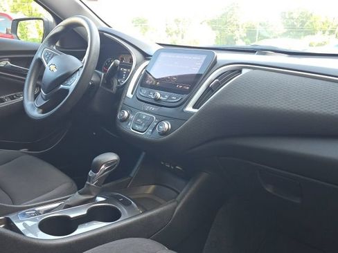 Used 2023 Chevrolet Malibu LS FWD image 16