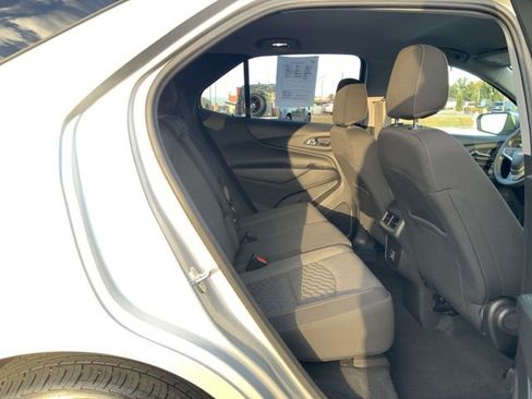 Used 2021 Chevrolet Equinox LT image 18