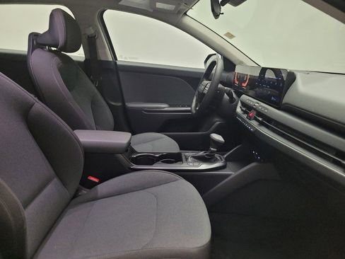 Used 2025 Kia K4 FWD image 21