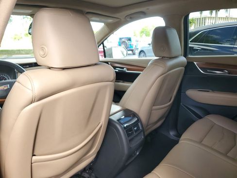 Used 2019 Cadillac XT5 Platinum AWD/4WD image 15