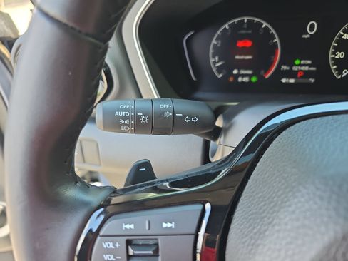 Used 2025 Honda Pilot Touring image 26