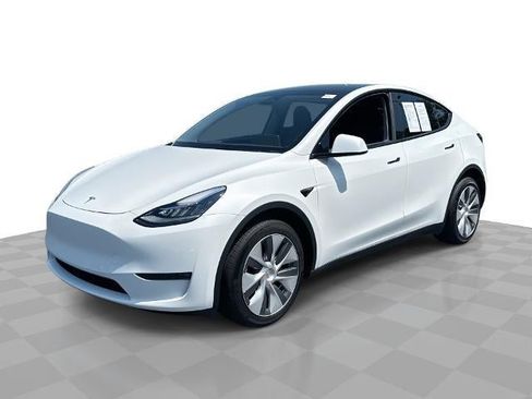 Used 2023 Tesla Model Y Long Range AWD/4WD image 1