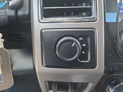 Used 2020 Ford F350 Lariat w/ Lariat Value Package AWD/4WD image 7
