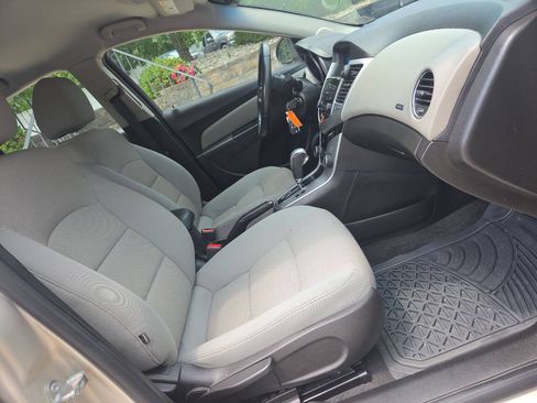Used 2014 Chevrolet Cruze LT FWD image 21