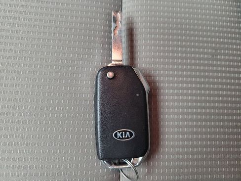 Used 2019 Kia Forte LXS FWD image 32