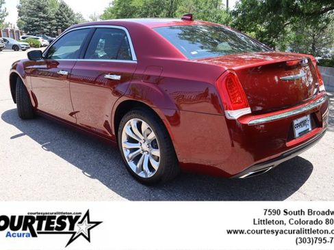 Used 2020 Chrysler 300 Limited RWD image 4