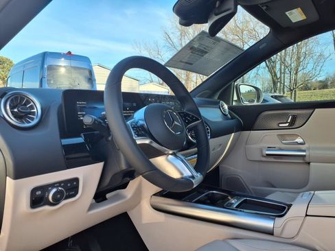 Used 2025 Mercedes-Benz GLA 250 image 5