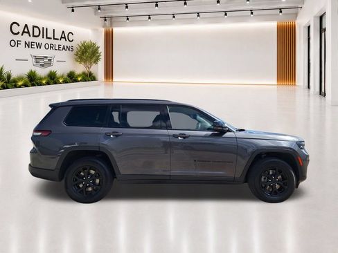 Used 2024 Jeep Grand Cherokee L Laredo AWD/4WD image 2