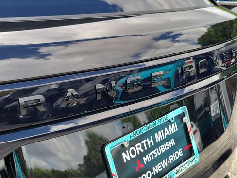 Used 2019 Land Rover Range Rover Velar R-Dynamic SE AWD/4WD image 10