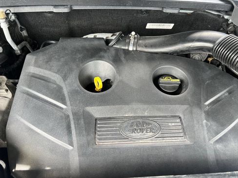 Used 2016 Land Rover Discovery Sport HSE image 15