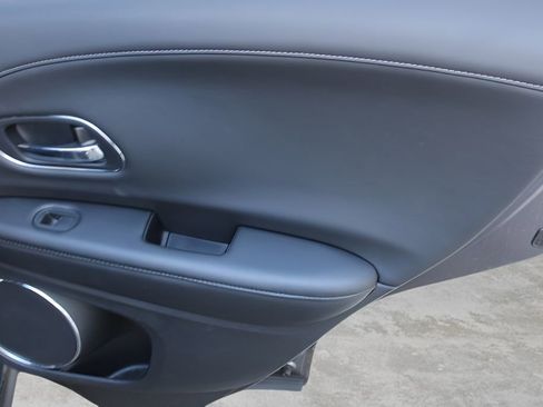 Used 2019 Honda HR-V EX-L image 24