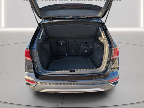 Used 2023 Volkswagen Taos SE FWD image 9