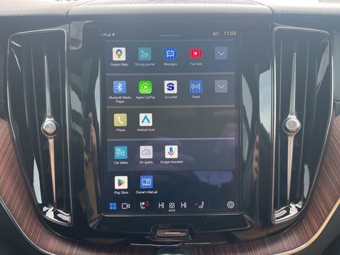 Certified 2023 Volvo XC60 B5 Ultimate w/ Climate Package image 33