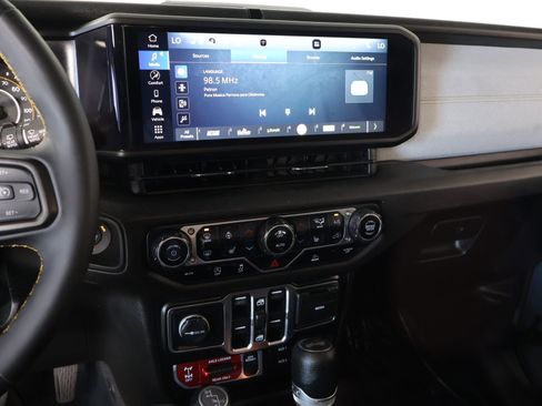 Used 2024 Jeep Wrangler Unlimited Sport AWD/4WD image 5