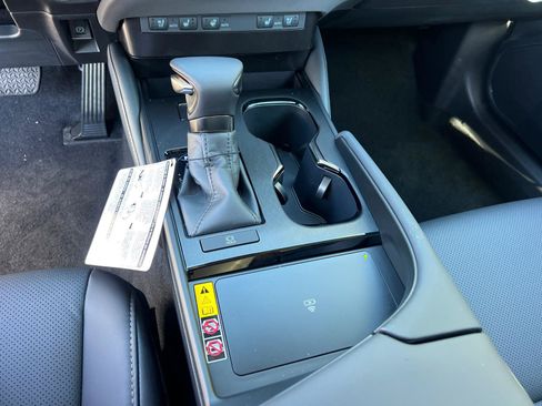 Used 2025 Lexus ES 350 w/ Premium Package FWD image 25