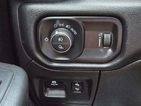 Used 2020 RAM 1500 Lone Star image 25