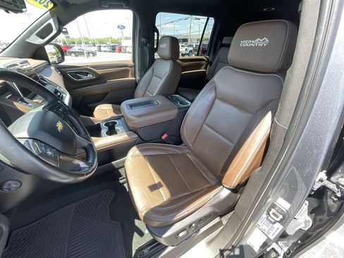 Used 2022 Chevrolet Suburban High Country w/ LPO, Illumination Package AWD/4WD image 19