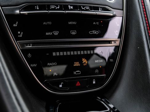 Used 2020 Aston Martin DB11 Coupe RWD image 27