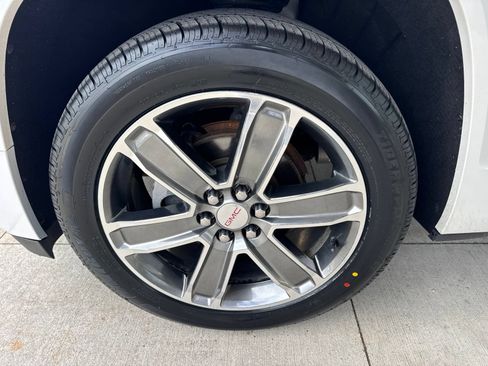 Used 2019 GMC Acadia Denali AWD/4WD image 19