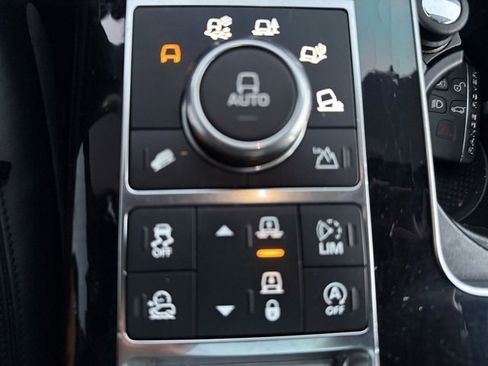 Used 2017 Land Rover Range Rover Supercharged image 28