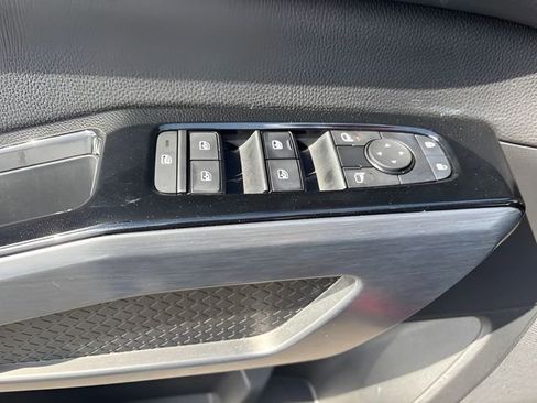 Used 2023 Nissan Pathfinder SL w/ SL Premium Package AWD/4WD image 10