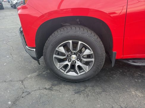 Used 2022 Chevrolet Silverado 1500 LT image 2