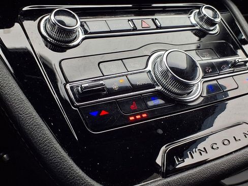 Used 2022 Lincoln Corsair AWD w/ Equipment Group 101A image 5