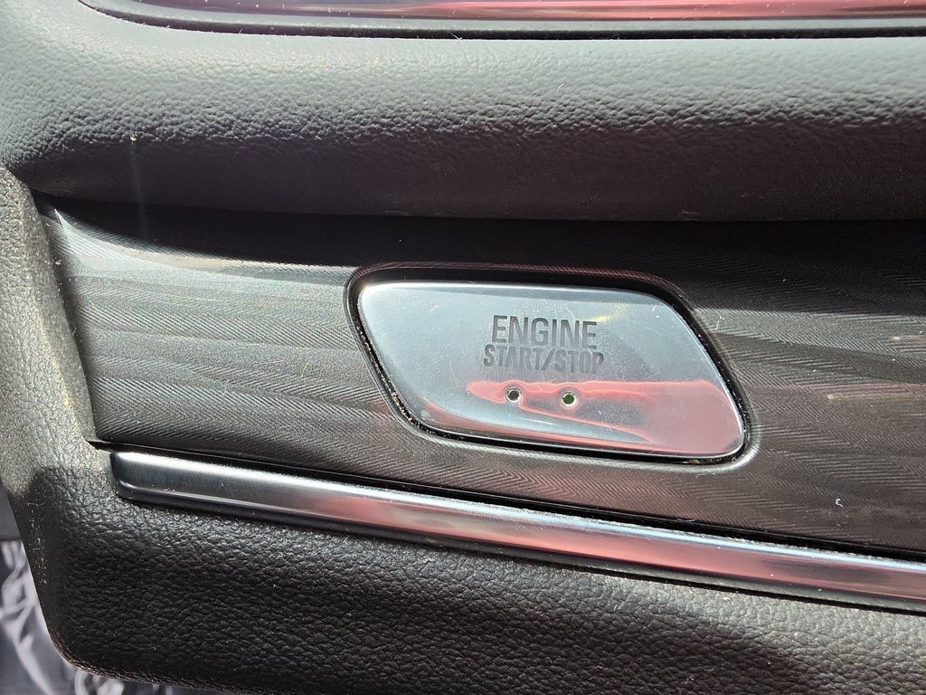 Certified 2023 Buick Enclave Essence FWD image 30