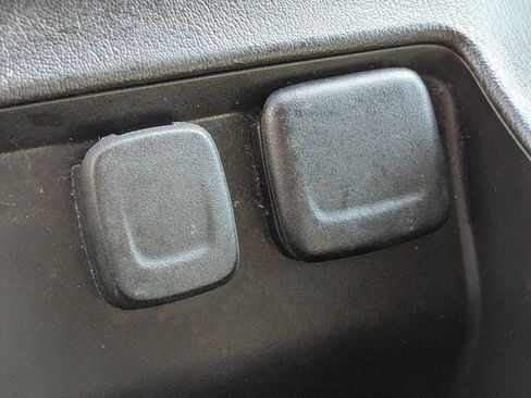 Used 2020 Chevrolet Suburban LT image 27