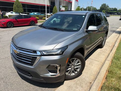 Used 2023 Chevrolet Traverse LT FWD image 9