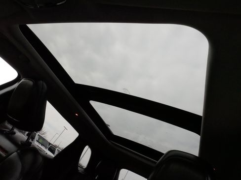 Used 2020 Jeep Cherokee Trailhawk w/ Comfort/Convenience Group image 32