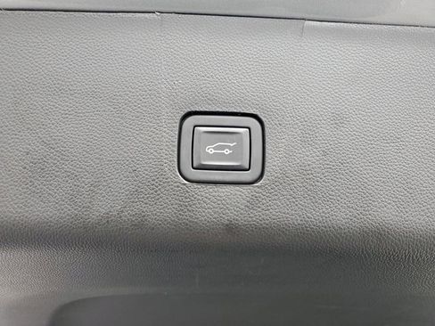 Used 2023 Chevrolet Traverse RS w/ LPO, Floor Liner Package image 32