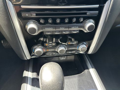 Used 2018 Nissan Pathfinder SV FWD image 30