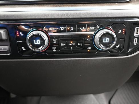 Used 2024 Chevrolet Silverado 2500 LT w/ Convenience Package image 25