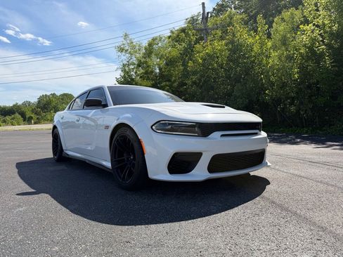 Used 2023 Dodge Charger Scat Pack RWD image 2