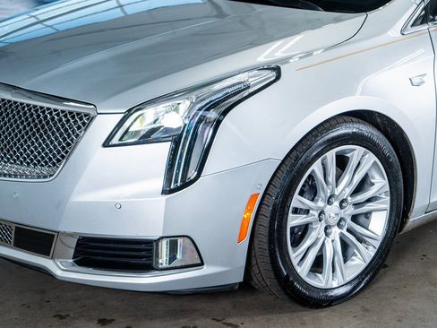 Used 2018 Cadillac XTS Luxury image 12