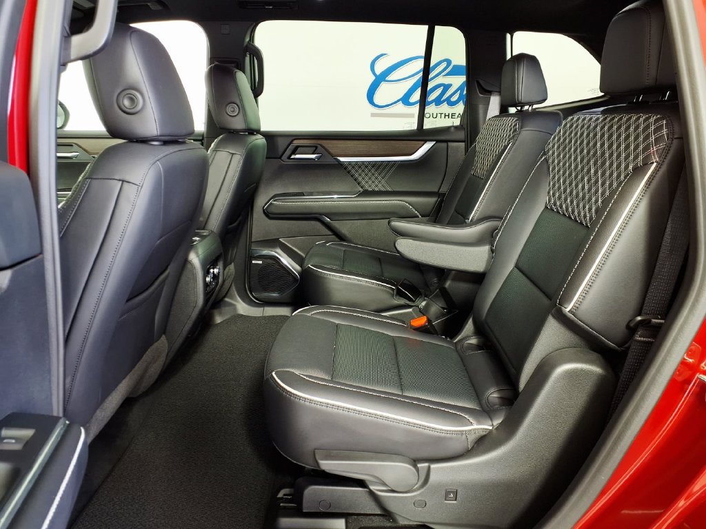 Used 2024 GMC Acadia Denali FWD image 8